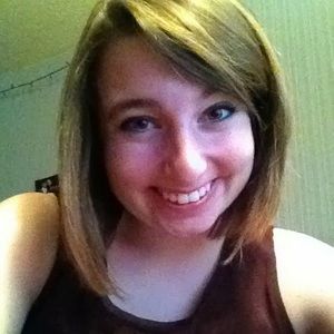 Meet your Posher, Kayla